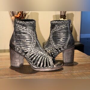 Freebird Bella Distressed Black